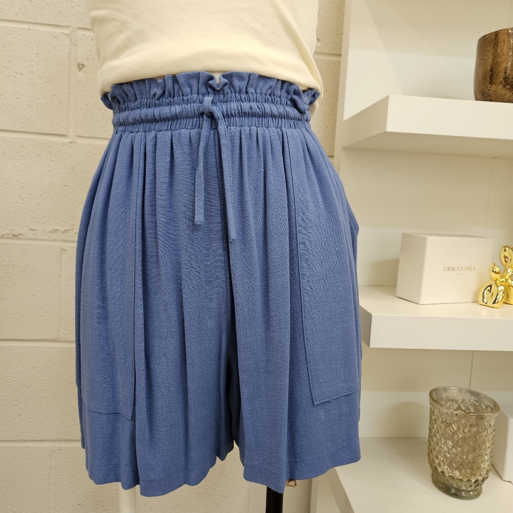 Soft short with paper bag waist